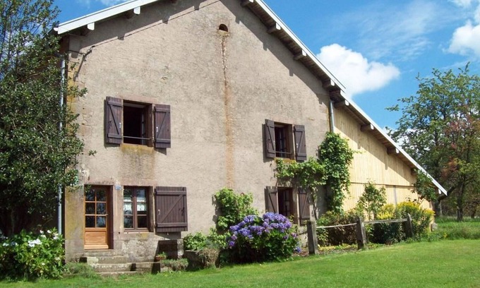 Fougerolles-Saint-Valbert Cottage | Spacious renovated house with WIFI, perfect for families