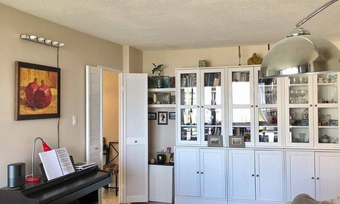 The Peanut Condo | Spacious 1-bedroom condo very close to North York centre