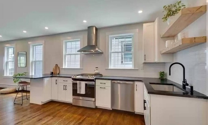 Winter Hill Apartment | Spacious 2-Bedroom in Somerville