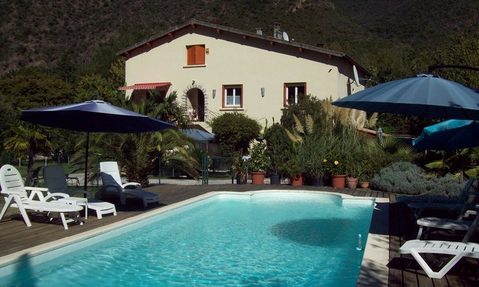 Belvianes-et-Cavirac Apartment | Spacious 2 Bedroom Ground Floor Apartment with shared pool & mountain views