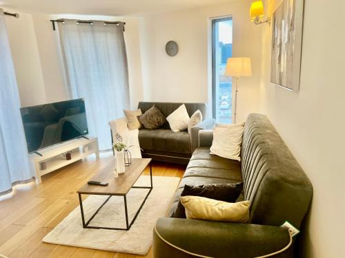 Royal Docks Apartment | Spacious 2bedroom apartment in London city airport
