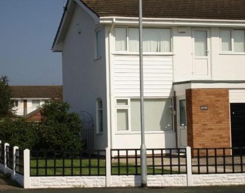Penrhyn Bay House | Spacious 3 Bed House in Penrhyn Bay Llandudno