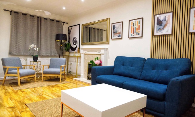 Northampton House | Spacious 3-Bed Near Northampton Uni & Town | Perfect for Groups & Families