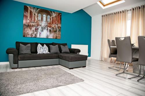 Stanford-le-Hope Apartment | Spacious 3-Bedroom Home with Backyard