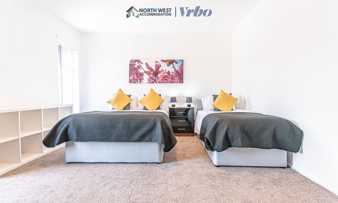 Wigan House | Spacious 3-Bedroom House in Ince, Wigan | Free Parking&Wifi | Long Stays Welcome