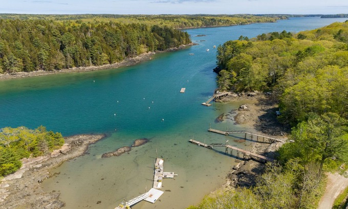 Boothbay House | Spacious 3 Bedroom Retreat with Yard, Damariscotta River View, and Dock Access
