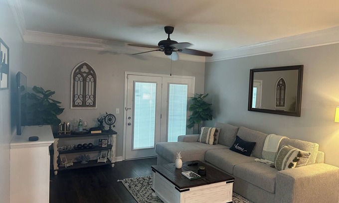 Charlotte Apartment | Spacious 3-bedroom with modern upgrades, in awesome University City, Charlotte