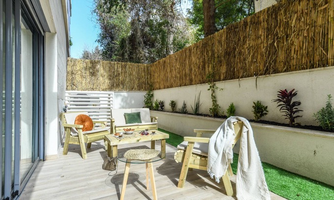 Ramat Hasharon Apartment | Spacious 3BR Apt w Garden Ramat Hasharon