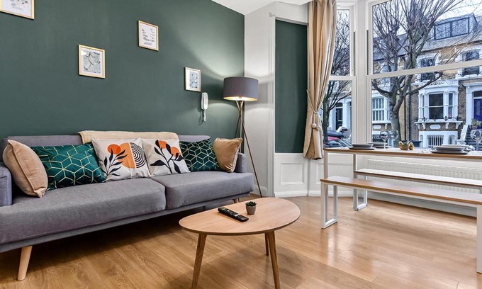 Clissold House | Spacious 3BR Hackney Home, Sleeps 6, Sunny Garden