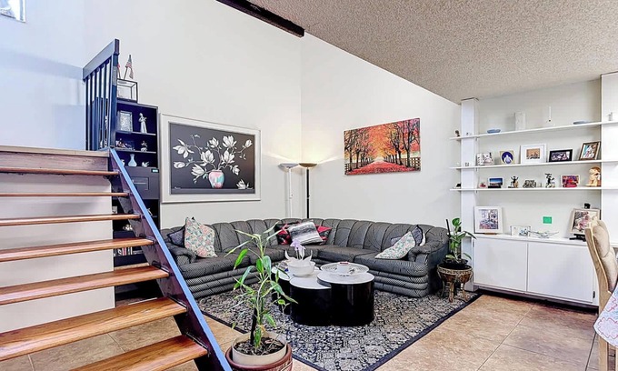 Fontainebleau House | Spacious 3BR Home in Miami with Pool and Tennis