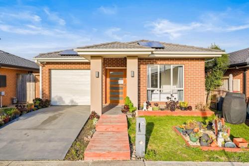 Officer House | Spacious 3BR Home - Perfect for Family Retreat