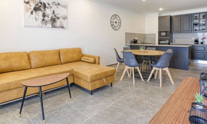 Mosta Apartment | Spacious 3BR home with private Balconies in Mosta