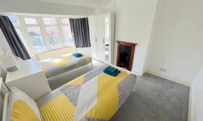 Thornton Heath House | Spacious 4-bed House in Thornton Heath
