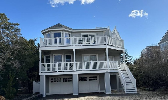 Point Pleasant - Toms River House | Spacious 4 bedroom 31/2 bath in Barnegat Light