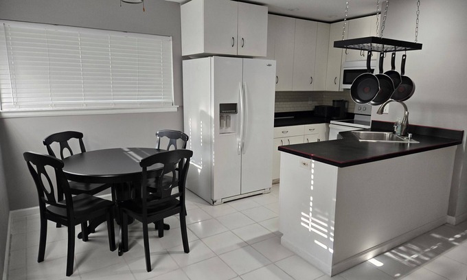 Old North Columbus House | Spacious 4 bedroom house located 1.5 miles from Ohio State Football Stadium.
