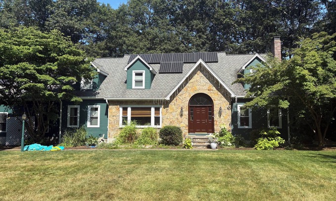 Norfolk House | Spacious 4-Bedroom Norfolk Home, 20-Min Walk to Gillette Stadium