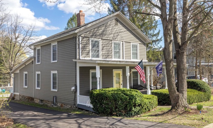 Town of Jerusalem House | Spacious 4-bedroom vacation home steps to Keuka Lake