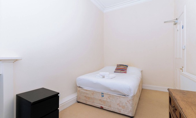 Marchmont Apartment | Spacious 4BD Home | Marchmont | Close to Old Town