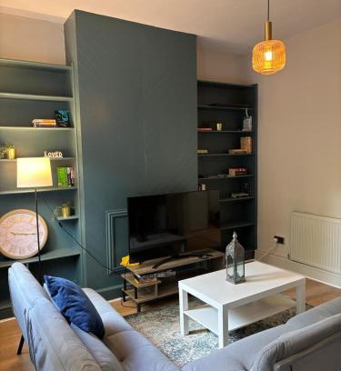Plumstead House | Spacious 4BR Home In Greenwich