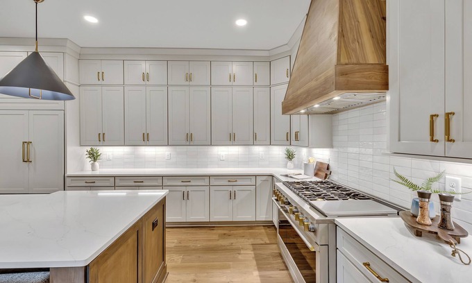 Forest Hills House | Spacious 5-bedroom house in lovely Nashville with AC, WiFi