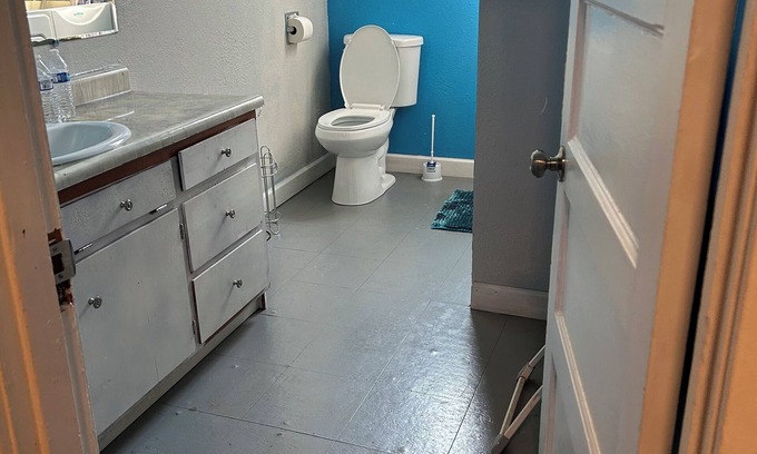 Crockett House | Spacious 5-bedroom house quiet peaceful safe Crockett withAC