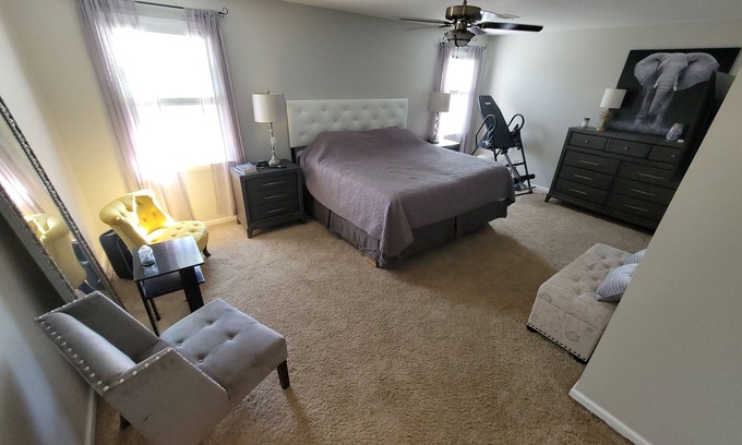 Grovetown House | Spacious 5-bedroom house sleeps 11 in Martinez with WiFi, fitness room,pool,spa