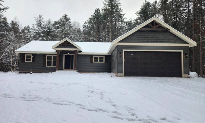 Manitowish Waters House | Spacious 5-BR home in Manitowish Waters with pier access on Chain of Lakes.