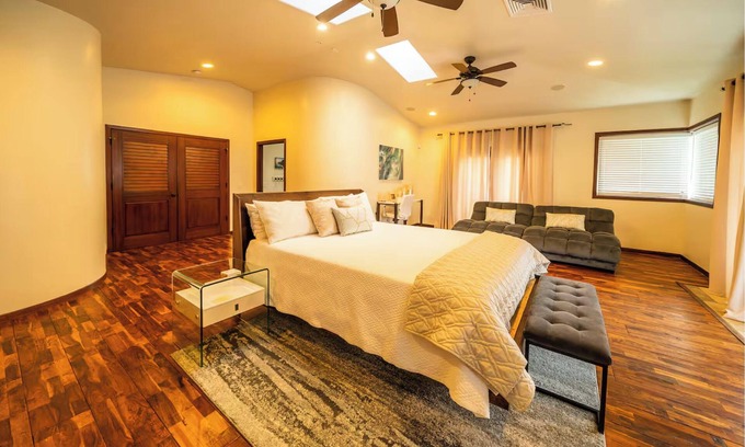 Hauula House | Spacious 6-bedroom beachfront estate with hot tub, AC, near shopping center
