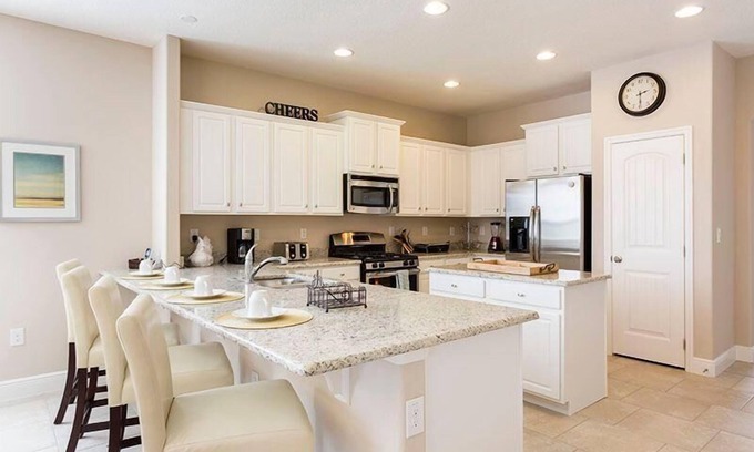 Sunridge Woods House | Spacious 6-bedroom home Pool & Spa!