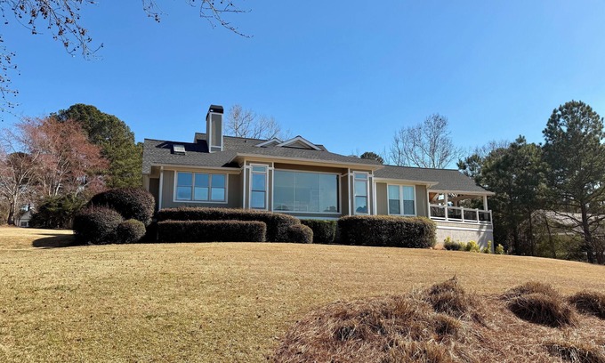 Reynolds Landing House | Spacious 6-bedroom house for Masters week; Lake, golf and lake views!
