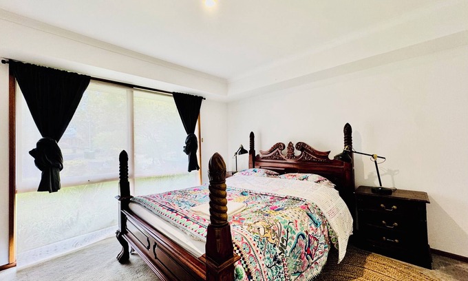 Wantirna South House | Spacious 7BR Dual Living Home with Two Kitchens