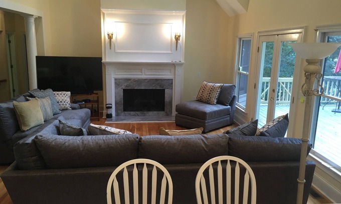 Tate House | Spacious and Comfortable