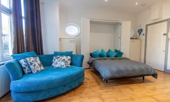 Clapham Apartment | Spacious and light flat in Clapham