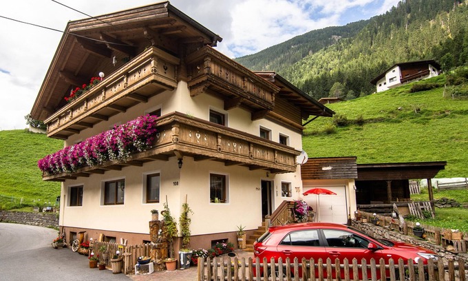 Jerzens Apartment | Spacious apartment near the Pitztal glacier