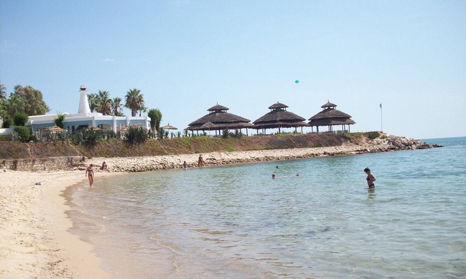 Hammamet Interieure Apartment | Spacious apartment opposite Bel Azur hotel in Hammamet center