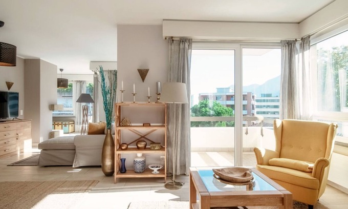Paradiso Apartment | Spacious apartment with Terrace in Paradiso (TERRAZZA PARADISO)