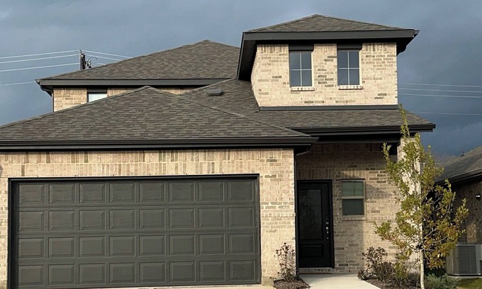 McKinney House | Spacious & Beautiful 4-Bedroom Retreat in Princeton, Texas
