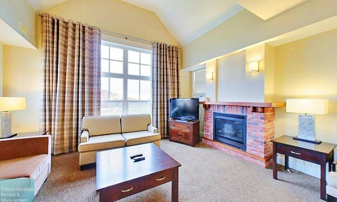 The Blue Mountains Apartment | Spacious Blue Mountain 2 Storey - Wifi, Pool, Close to the Village & Golf