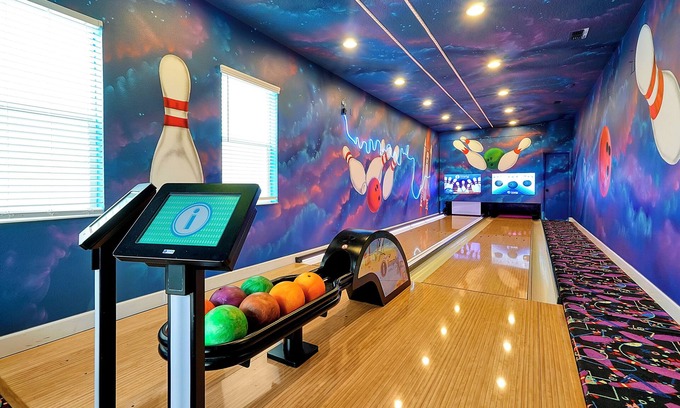Kissimmee Villa | Spacious Bowling Villa, Lake Views, 14 Bdr/14bath, close to Disney, Sleeps 38