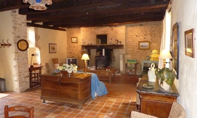 Val de Louyre et Caudeau House | Spacious character cottage with pool