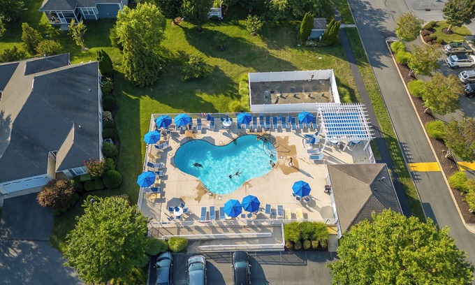 Keys Of Marsh Harbor House | Spacious/Clean/Stunning Townhouse in Rehoboth Beach Pool Sleeps 12