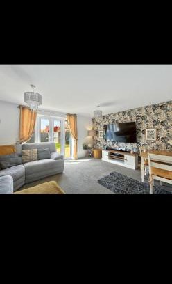 Colchester House | Spacious double room with king size bed