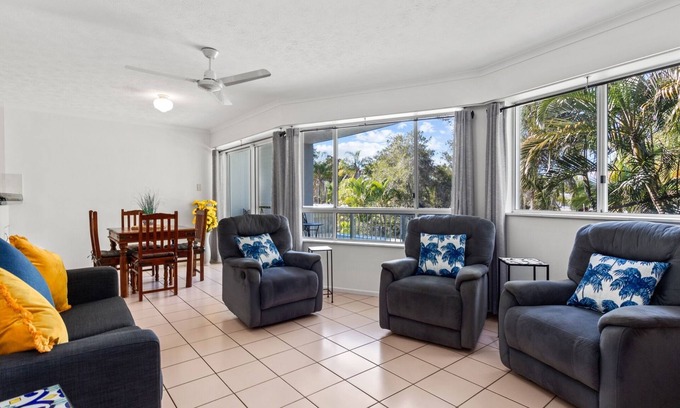 Torquay Apartment | Spacious Esplanade Apartment with Rooftop Access