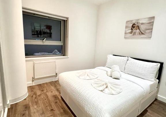 Fairfield Apartment | Spacious Flat in West Croydon