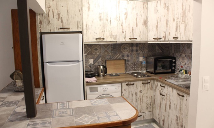 Old Town Apartment | Spacious ground floor apt 5' from Corfu Spianada