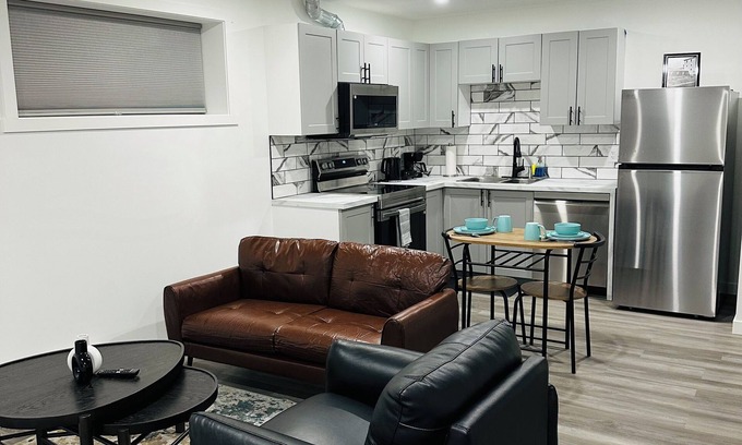 Regina House | Spacious guest suite in Regina, Canada