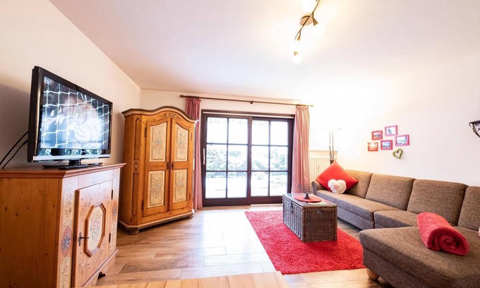 Untergrainau Apartment | Spacious holiday apartment "Löwenzahn" in a quiet location in the holiday villag