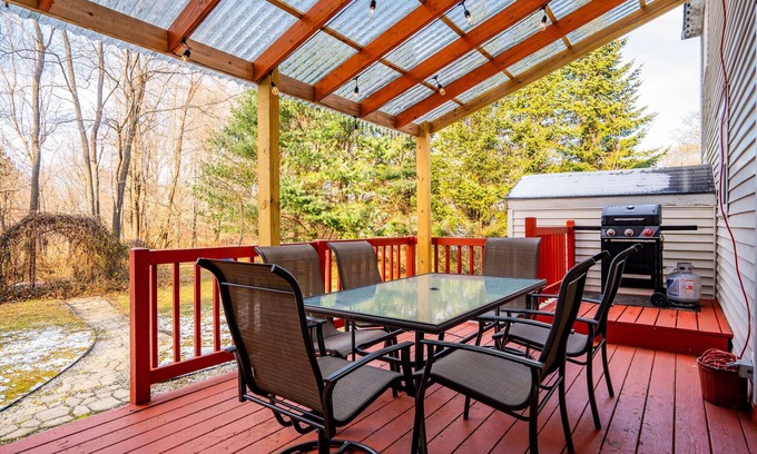 Scarborough House | Spacious Home 10 Mins From Portland & Beaches - Family Friendly, Sleeps 12!