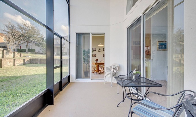 Davenport House | Spacious home in cute area with central AC & washer/dryer - snowbirds welcome