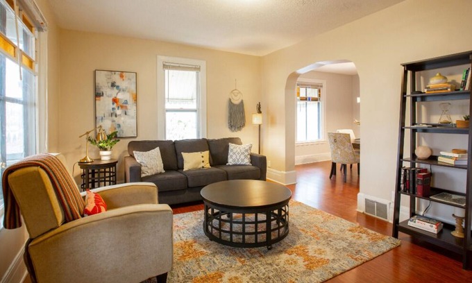 Northeast Minneapolis Arts District House | Spacious home in Heart of NE Mpls Arts district